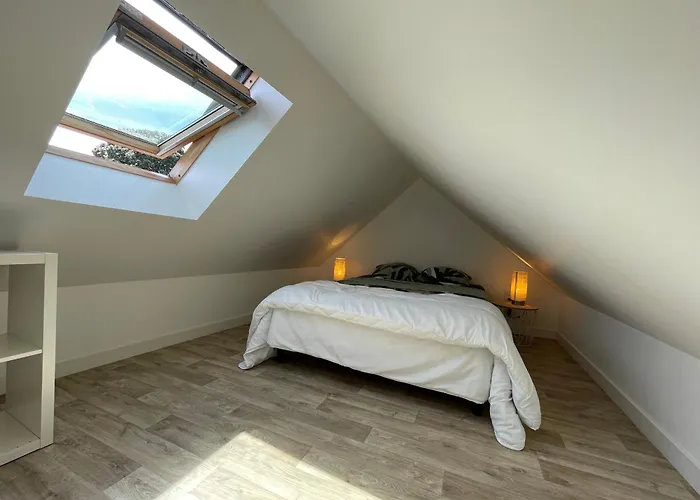 T2 Duplex N5, Proche Naval Group Et Centre Lägenhet